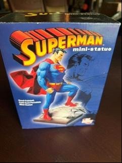 Superman Mini-Statue